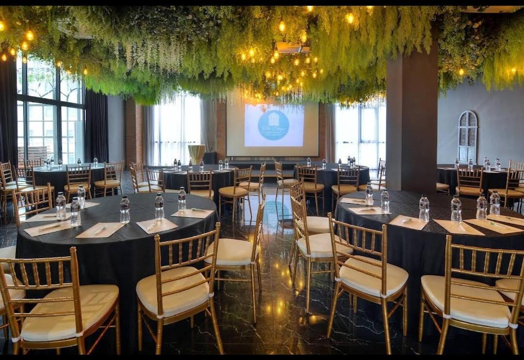 Exclusive Business Suite @ M Summit 191 George Town Exteriér fotografie