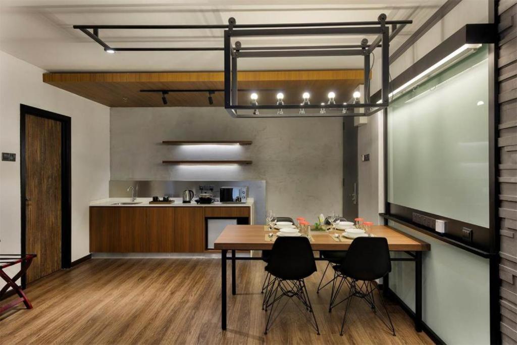 Exclusive Business Suite @ M Summit 191 George Town Exteriér fotografie